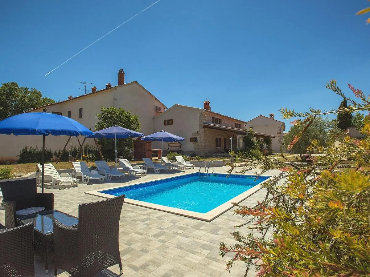 Boutique Holiday Home With Pool In Egotici Segotici