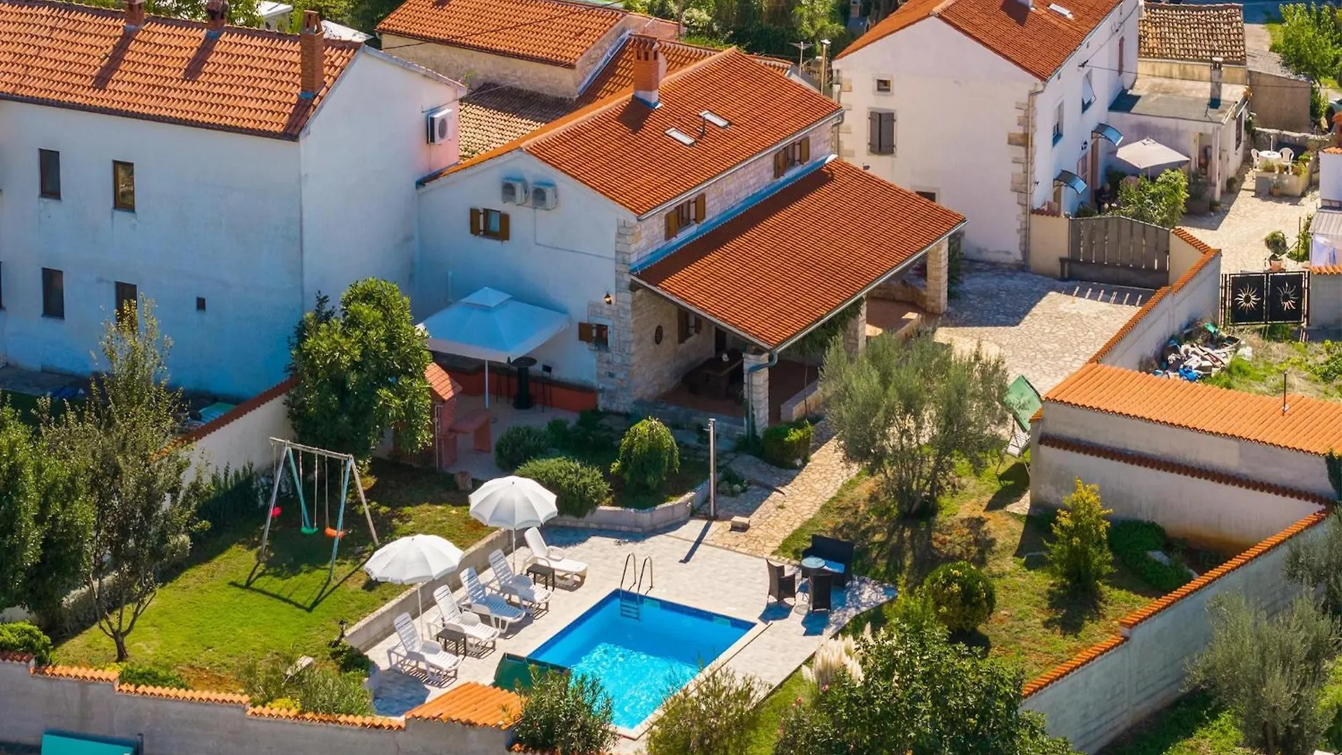 Boutique Holiday Home With Pool In Egotici Segotici
