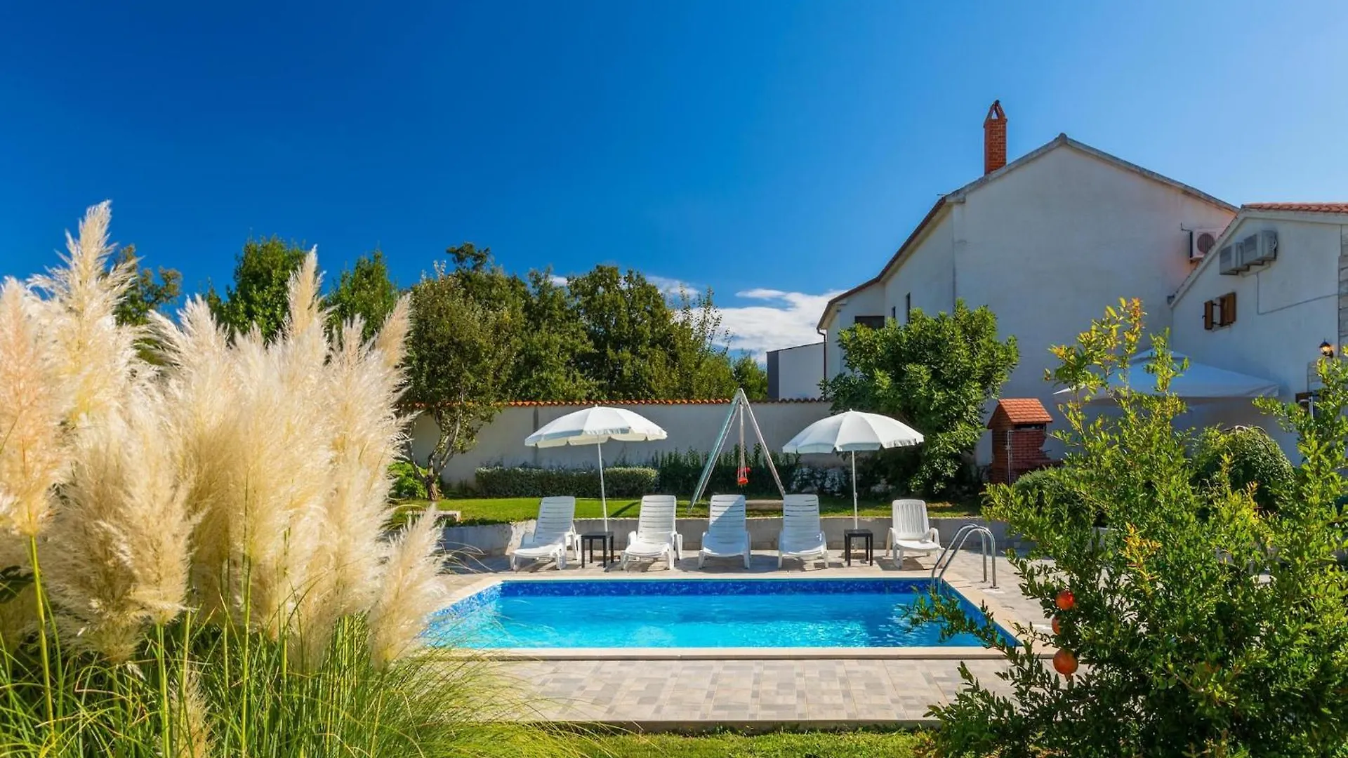 Boutique Holiday Home With Pool In Egotici Segotici