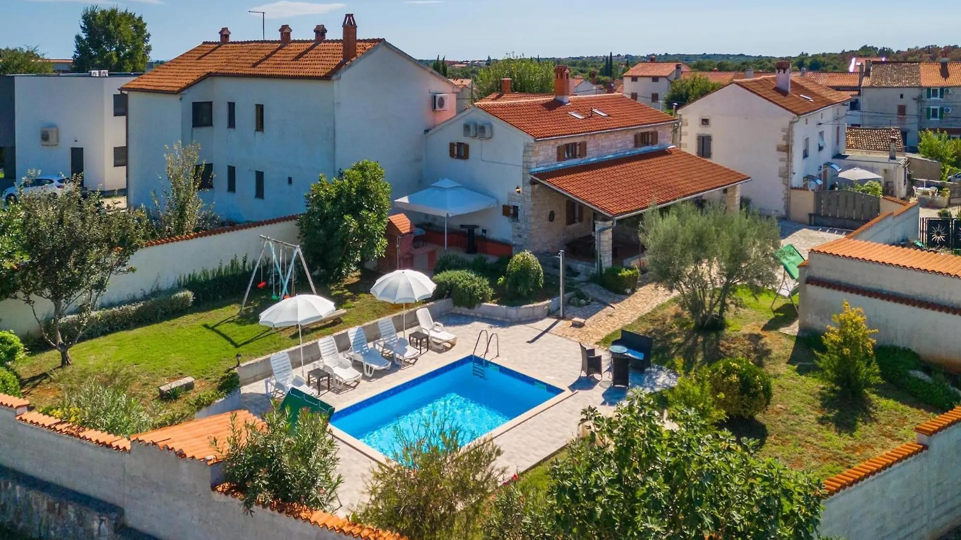 Boutique Holiday Home With Pool In Egotici Segotici