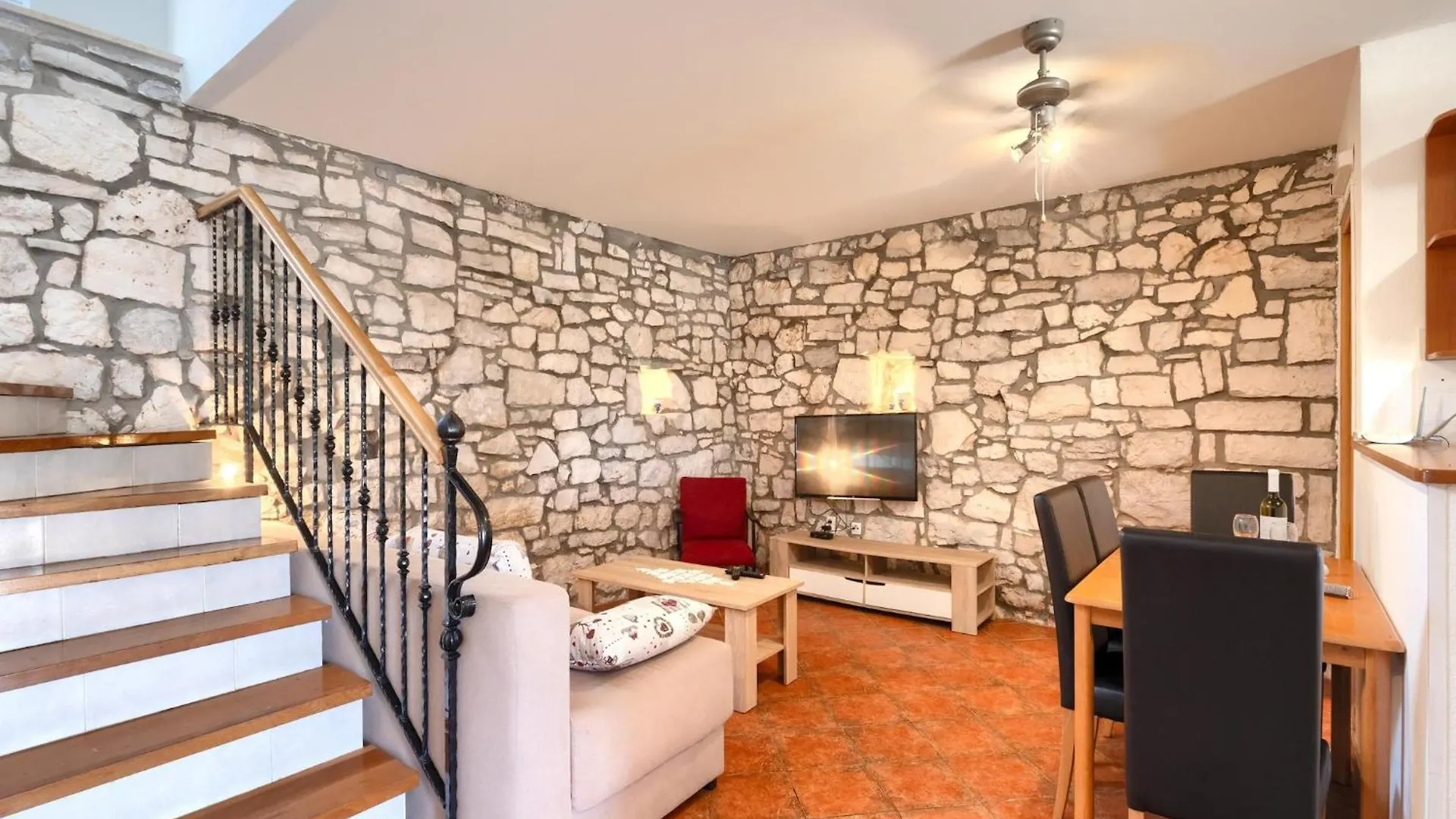 Boutique Holiday Home With Pool In Egotici Segotici Croácia